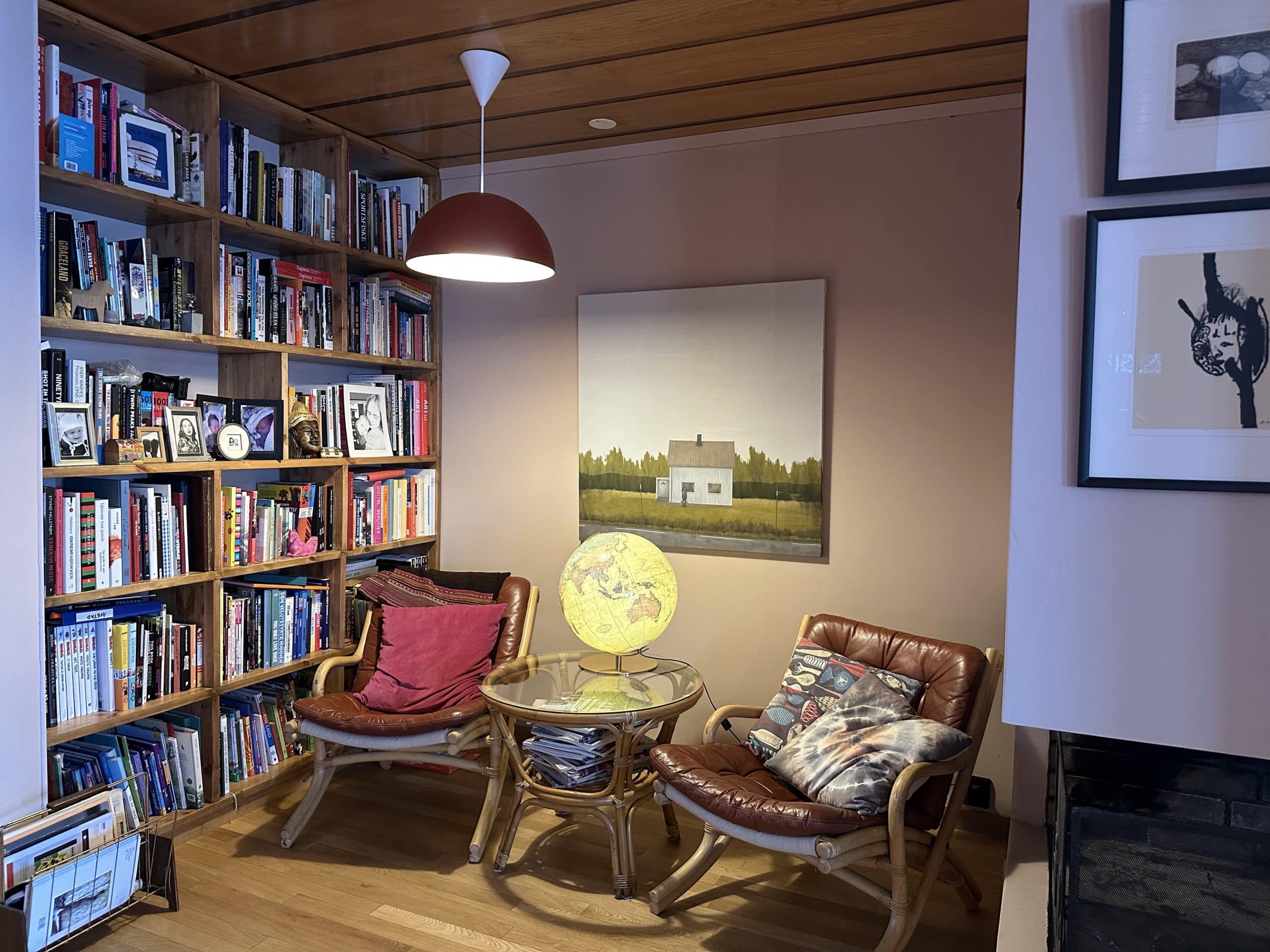 Lesehjørne og bibliotek hos Sunniva Ferrada/Retropiken